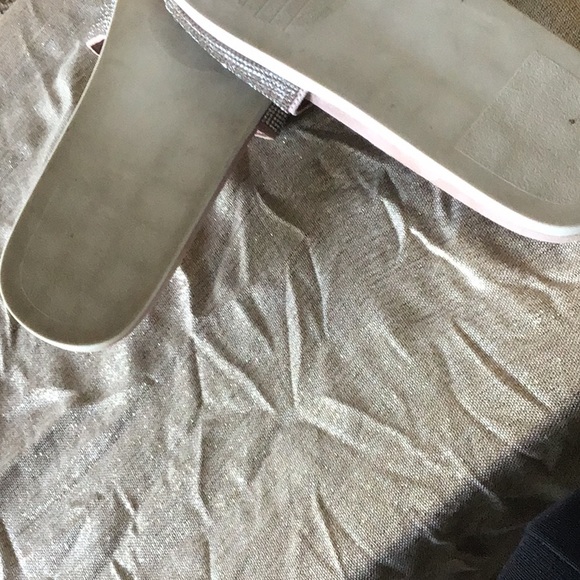 Beautiful Rhinestone Slide🔥🔥 - Picture 2 of 4